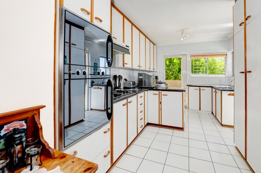 5 Bedroom Property for Sale in Loevenstein Western Cape